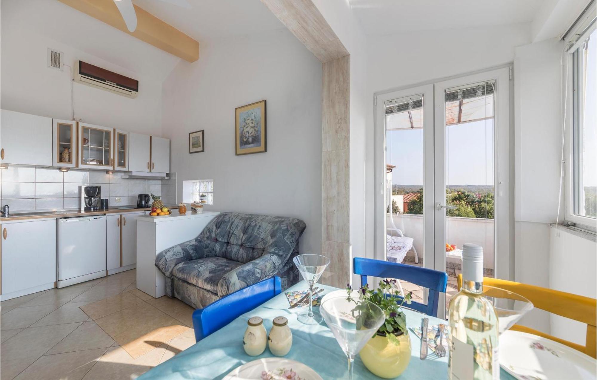 Beautiful Apartment In Barbariga With Kitchen Экстерьер фото