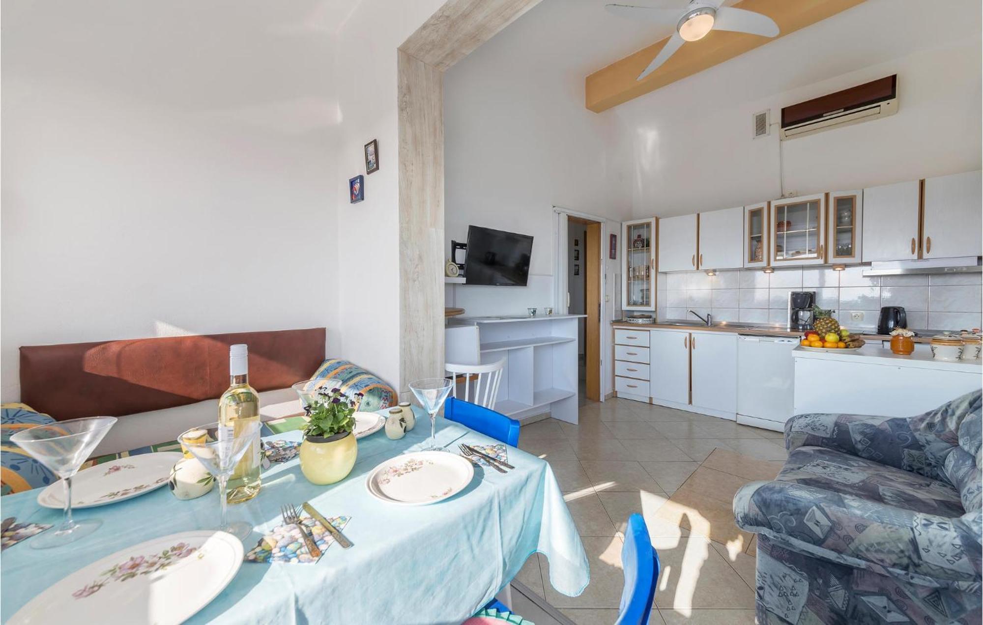 Beautiful Apartment In Barbariga With Kitchen Экстерьер фото