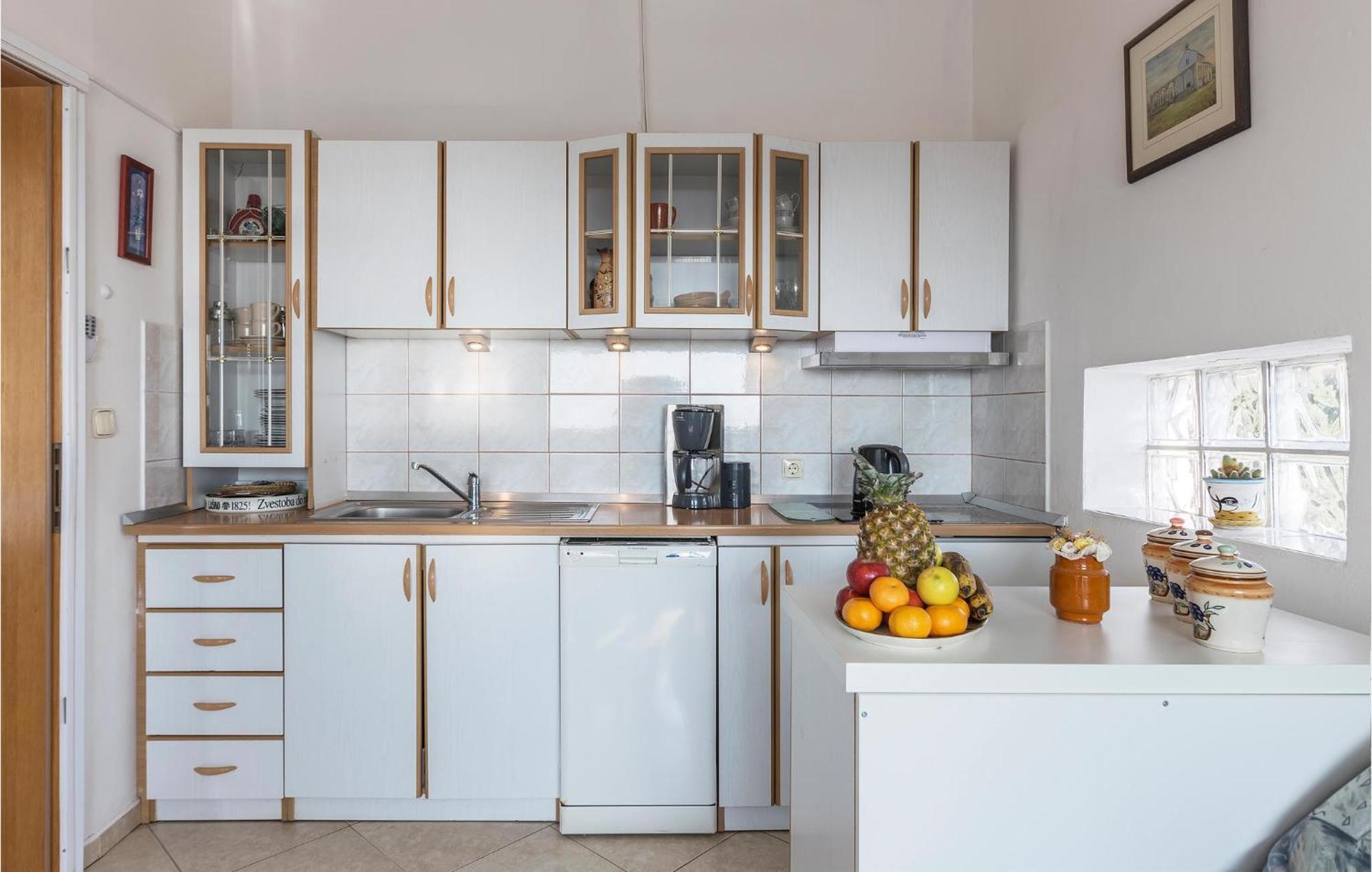 Beautiful Apartment In Barbariga With Kitchen Экстерьер фото
