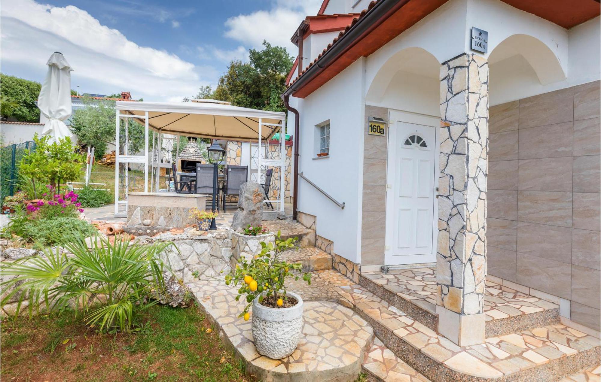 Beautiful Apartment In Barbariga With Kitchen Экстерьер фото